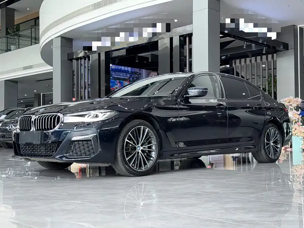 BMW 5 Series — фото 1