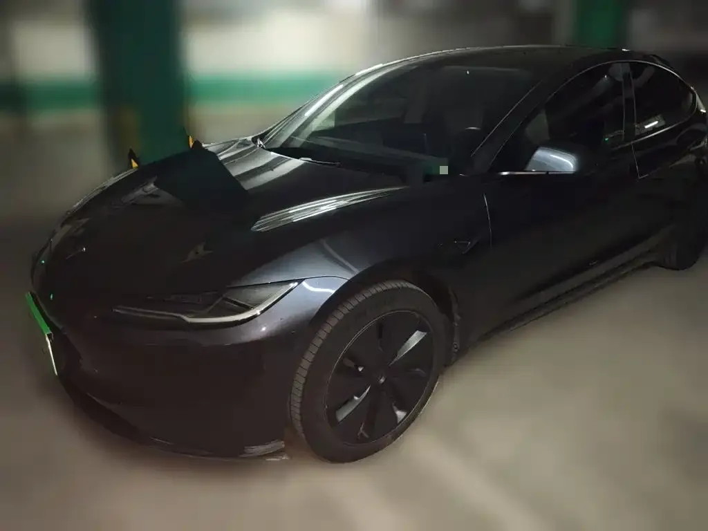 Tesla Model 3 — фото 1