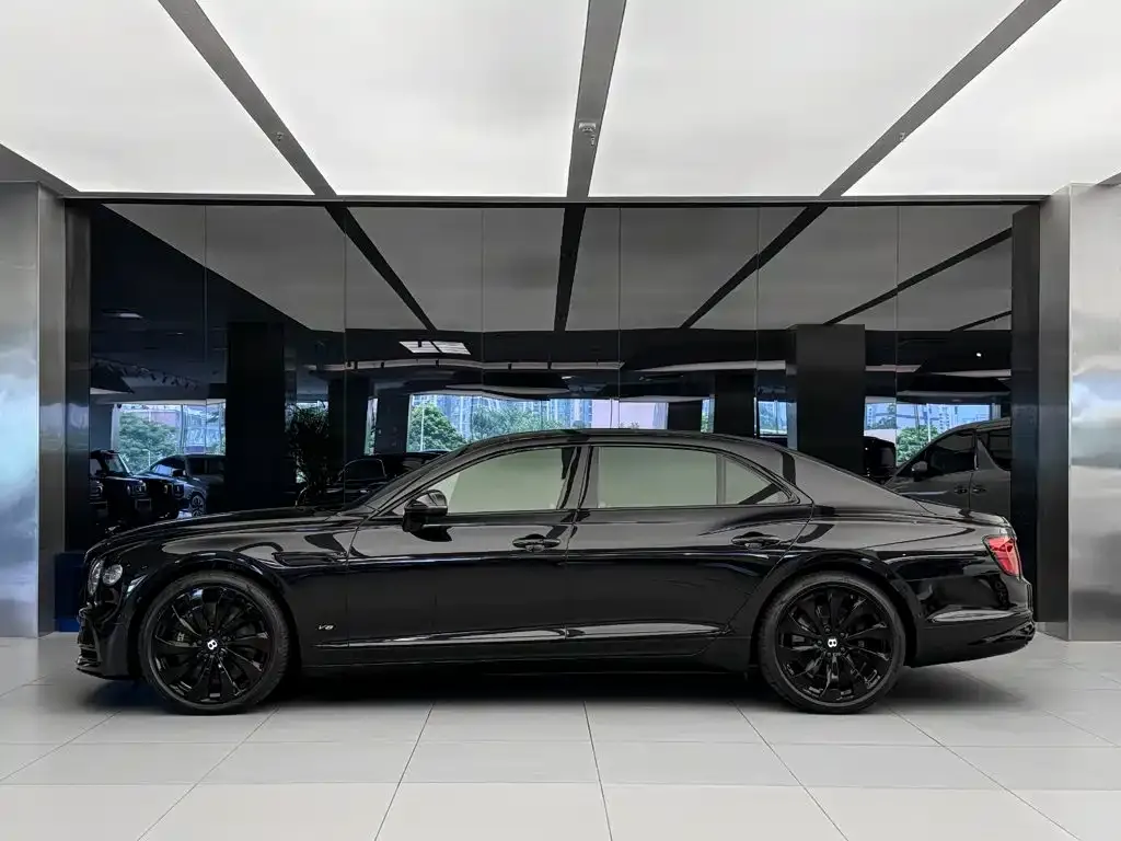Bentley Flying Spur — фото 2