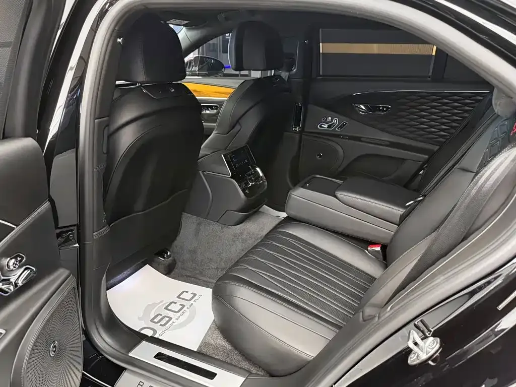 Bentley Flying Spur — фото 9