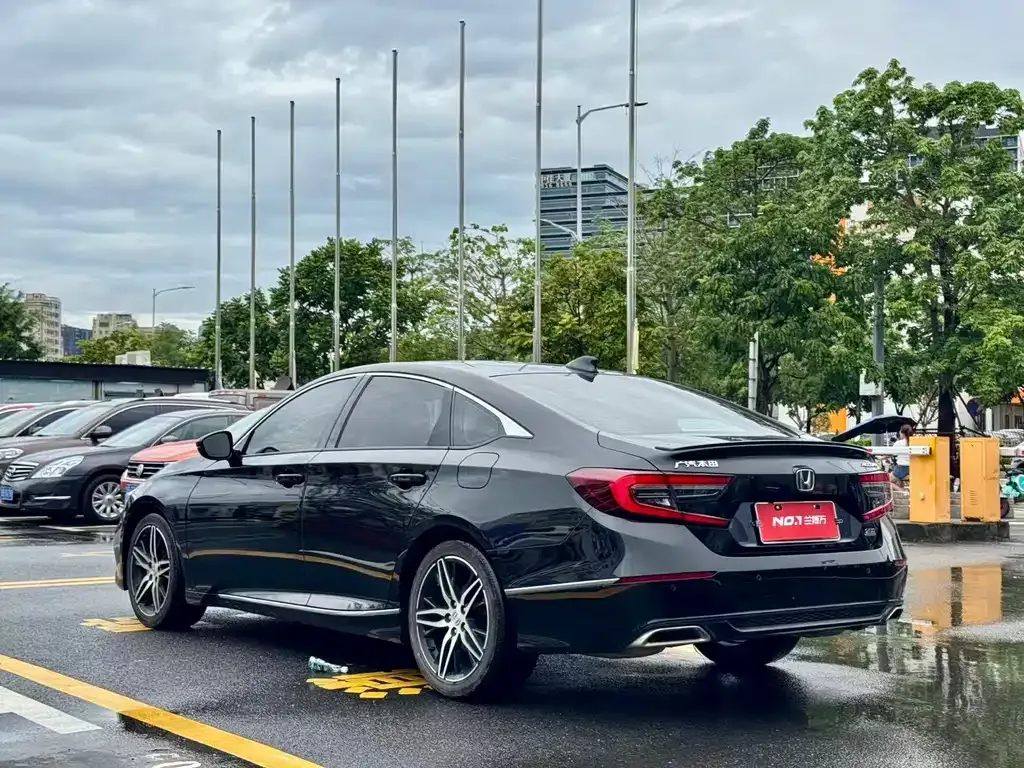 Honda Accord — фото 5