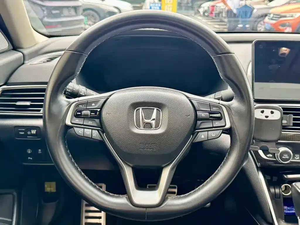 Honda Accord — фото 3