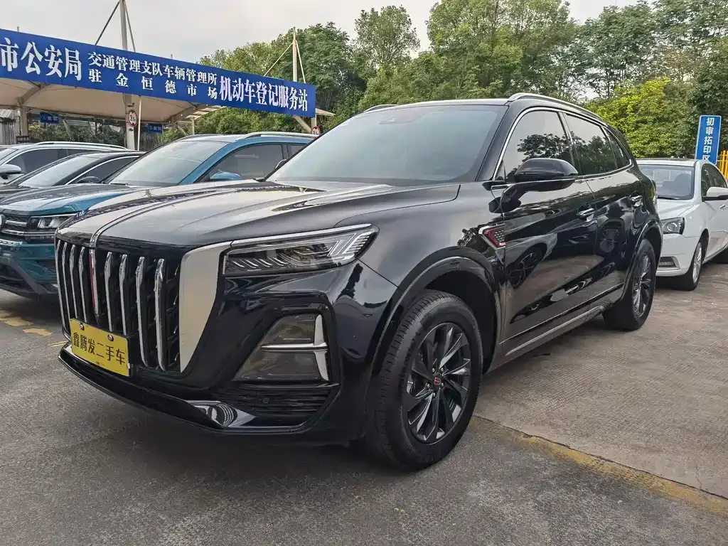 Hongqi HS5 — фото 1
