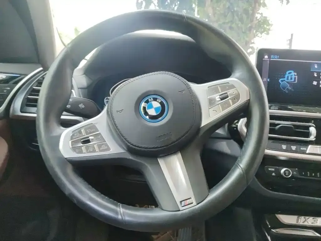 BMW iX3 — фото 2