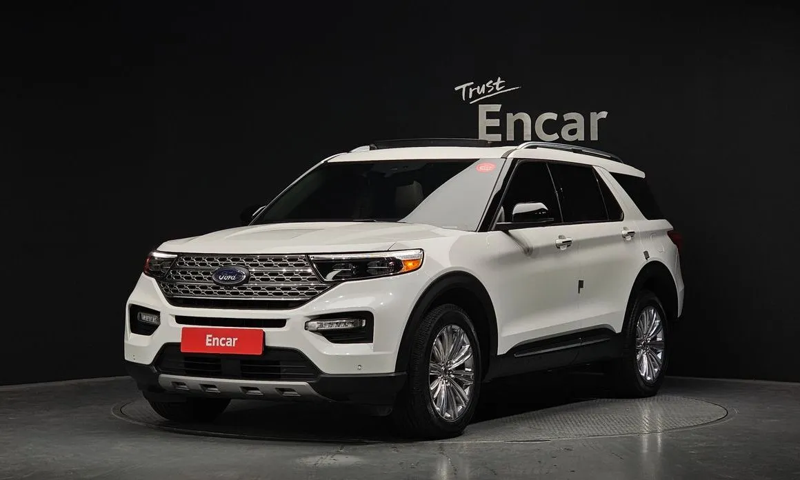 Ford Explorer — фото 1