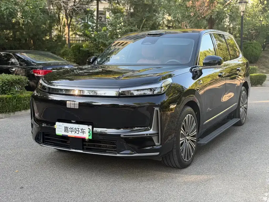 Geely Galaxy M9 — фото 1