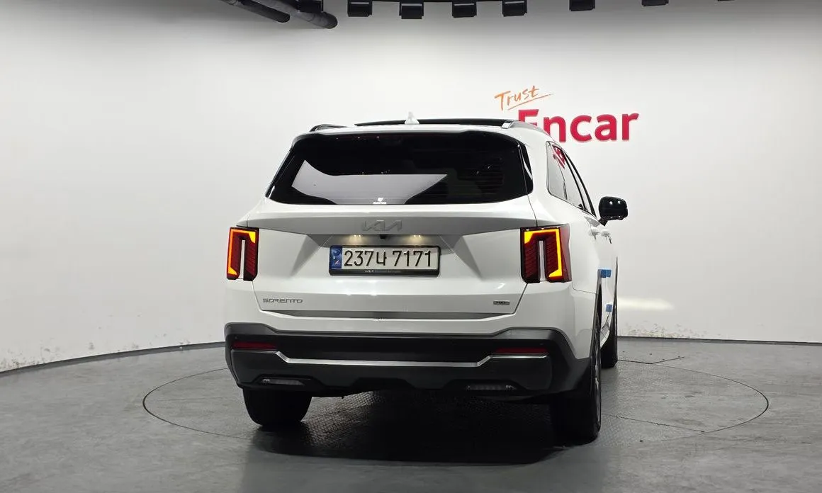 Kia Sorento — фото 5