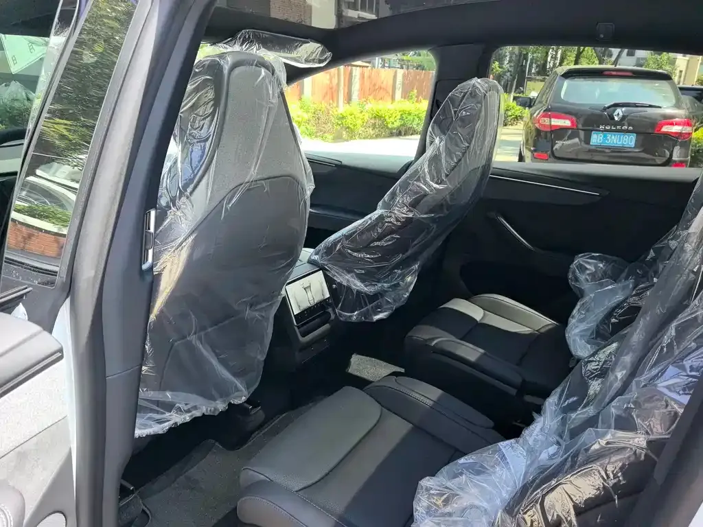 Tesla Model Y L — фото 2