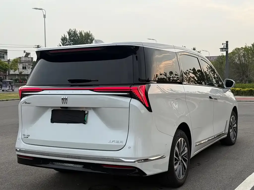 Buick GL8 Hybrid — фото 3