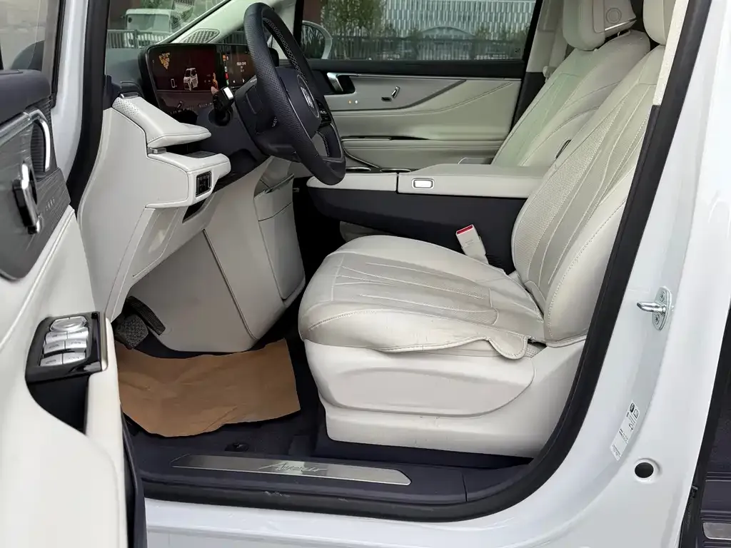 Buick GL8 Hybrid — фото 7