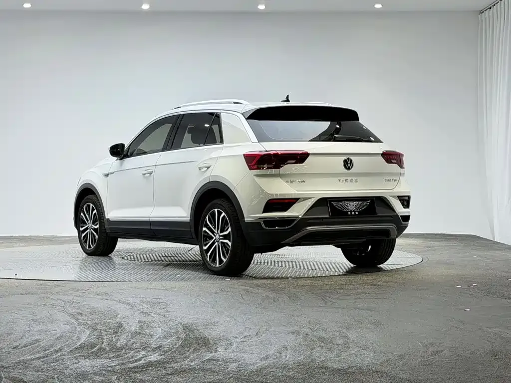 Volkswagen T-Roc — фото 4