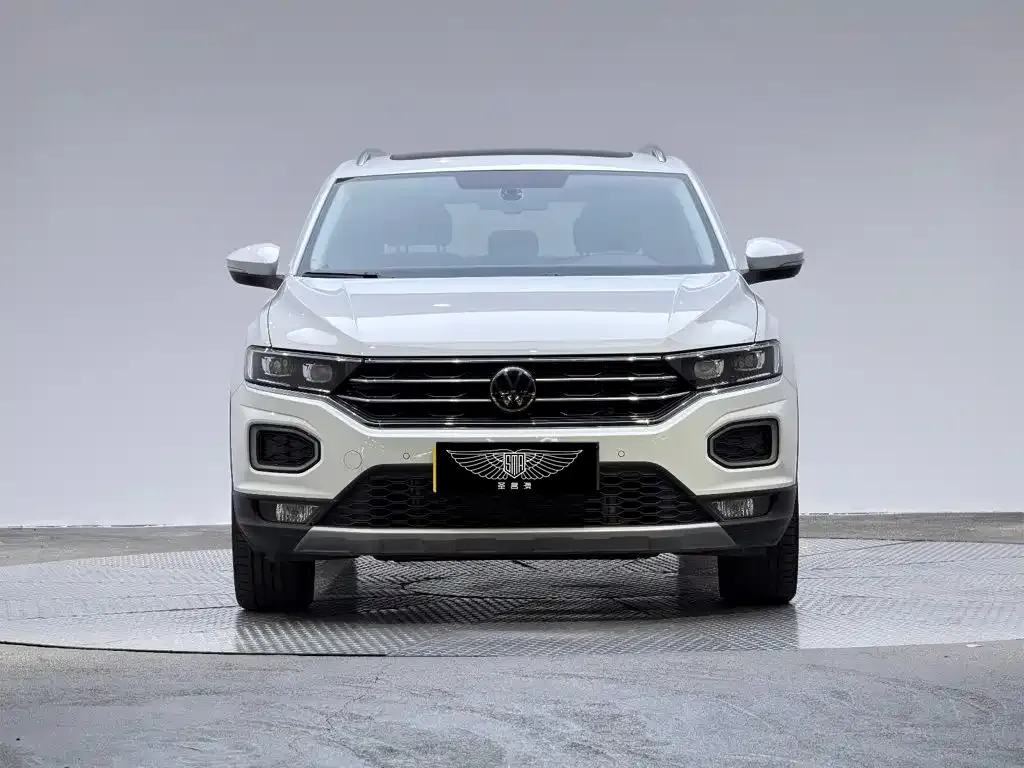 Volkswagen T-Roc — фото 6