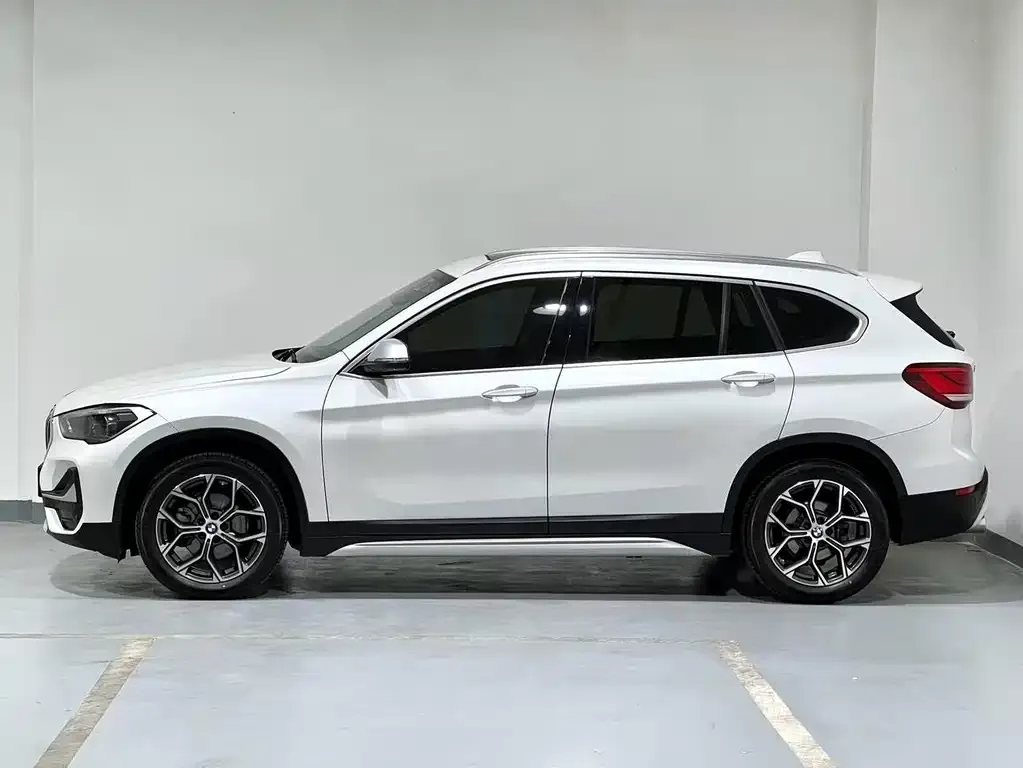 BMW X1 — фото 9