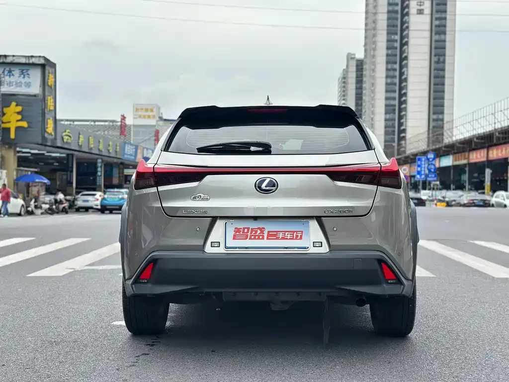 Lexus UX — фото 4