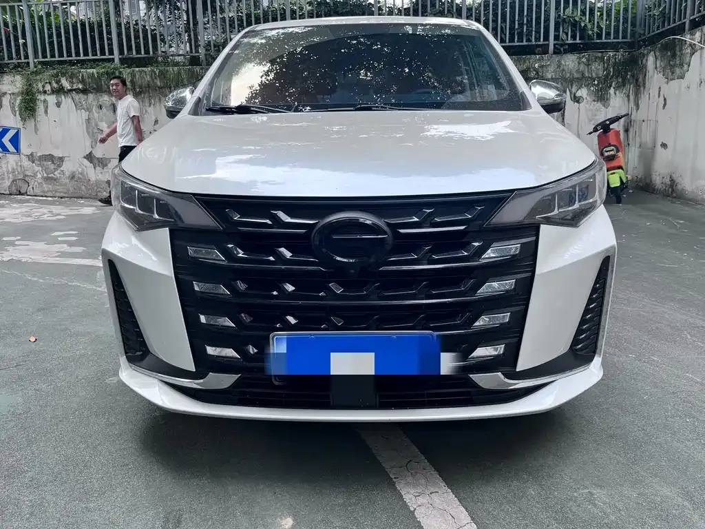GAC Motor Trumpchi M6 — фото 2