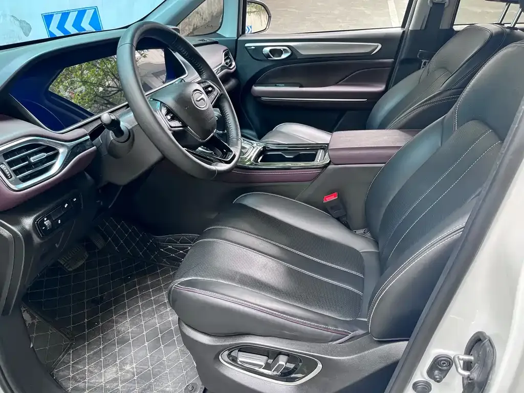 GAC Motor Trumpchi M6 — фото 10