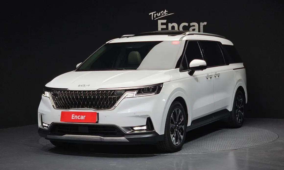 Kia Carnival — фото 1