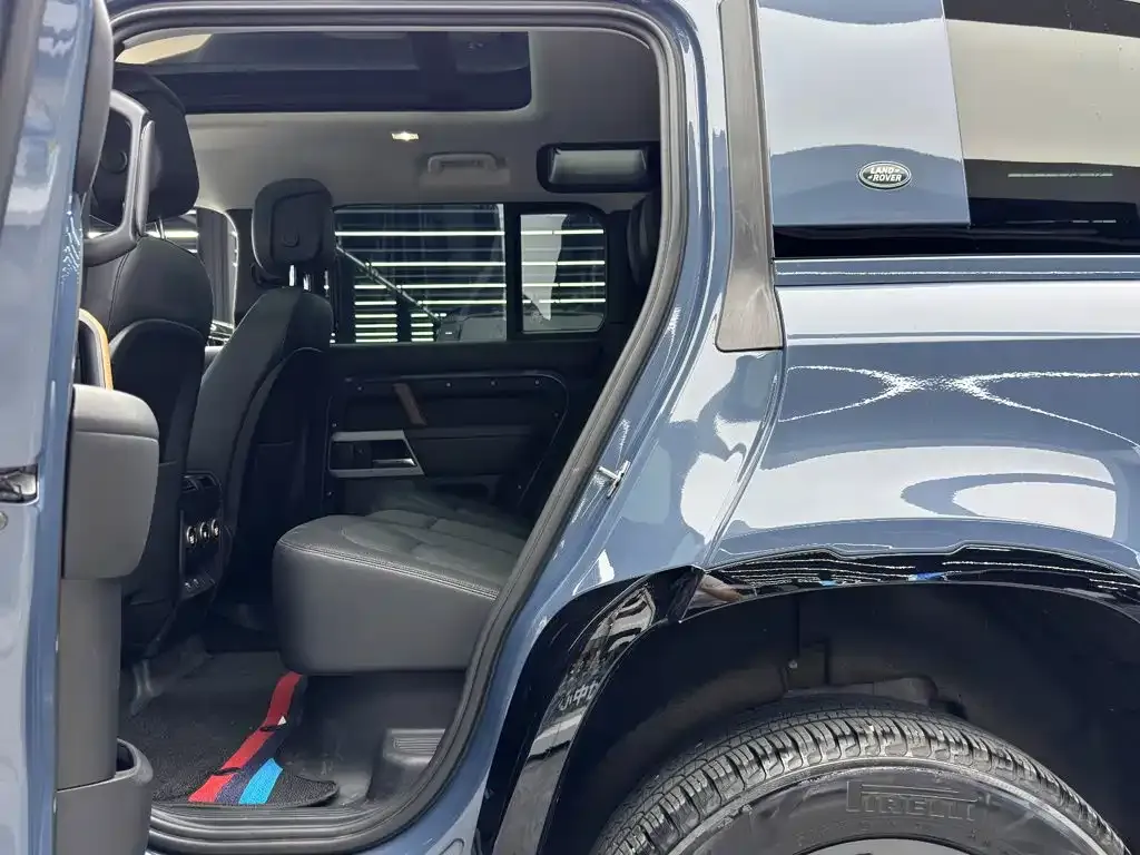 Land Rover Defender — фото 10