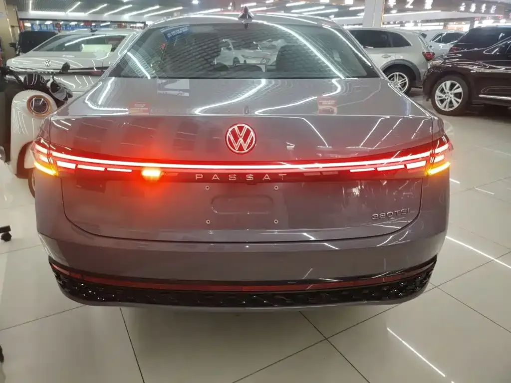 Volkswagen Passat — фото 7