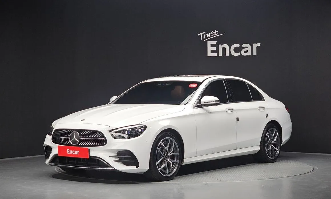 Mercedes-Benz E-Class — фото 1
