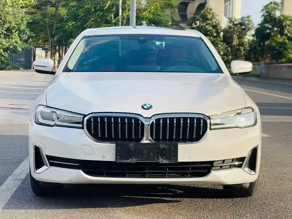 BMW 5 Series — фото 10