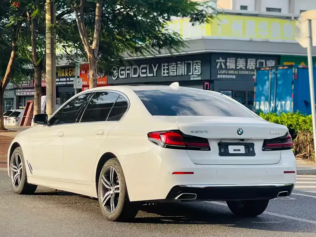 BMW 5 Series — фото 3