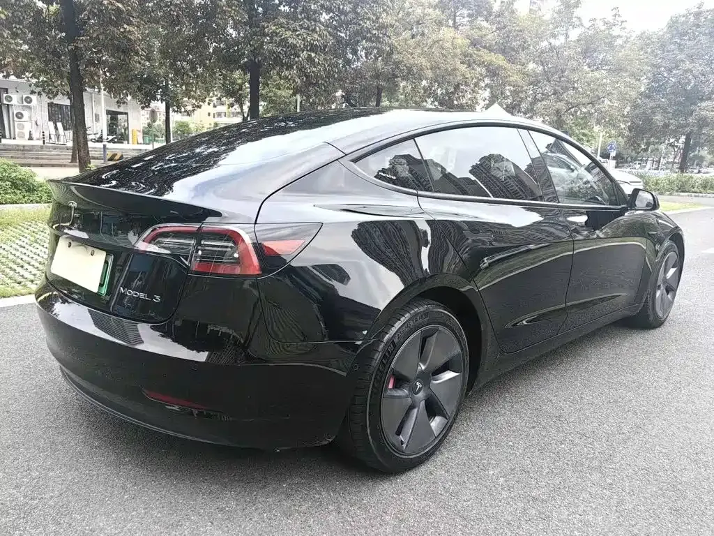Tesla Model 3 — фото 5