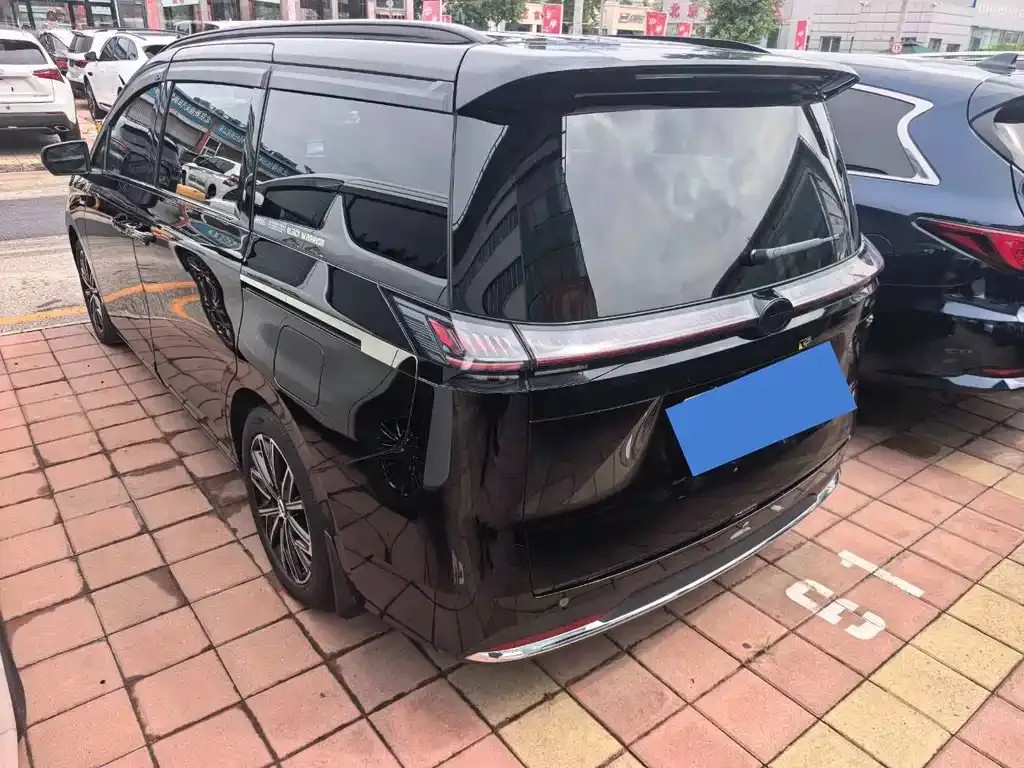 GAC Motor 传祺E8 PHEV — фото 3