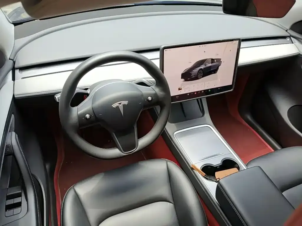 Tesla Model Y — фото 4
