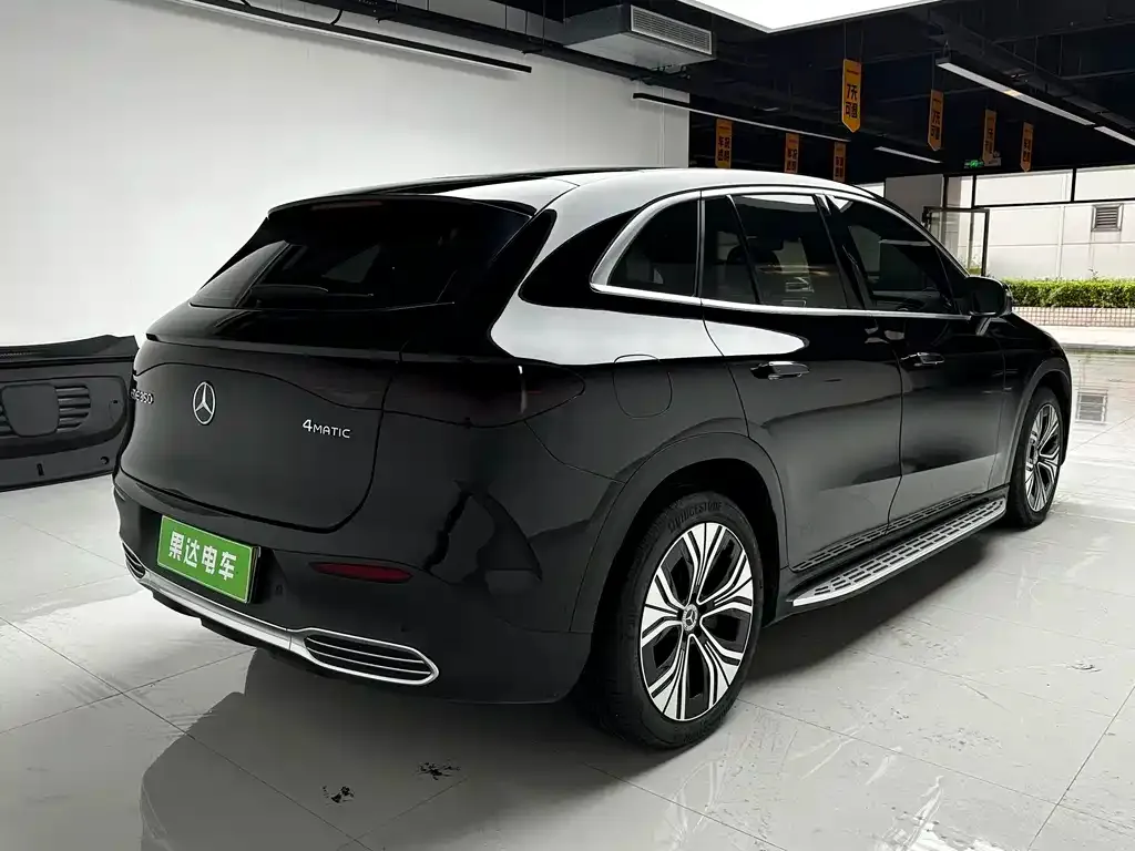 Mercedes-Benz EQE SUV — фото 5