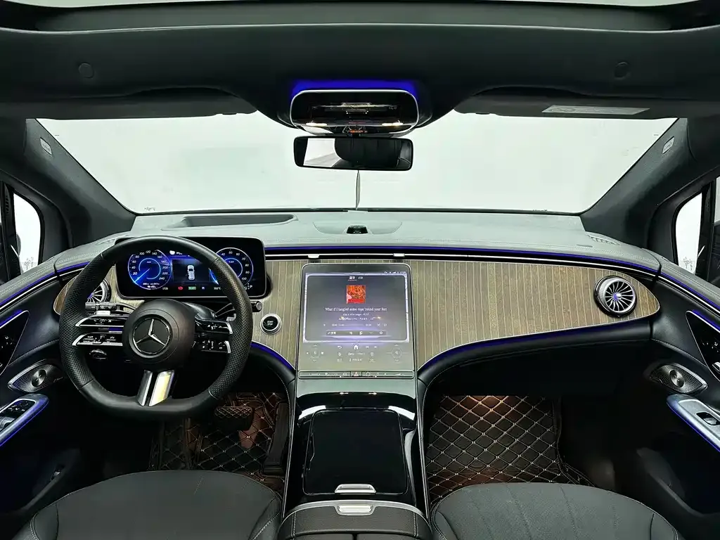 Mercedes-Benz EQE SUV — фото 6