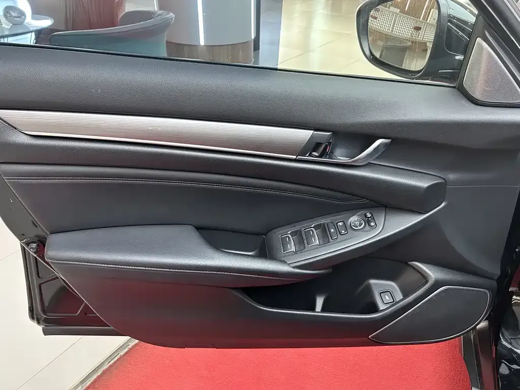 Honda Accord — фото 6
