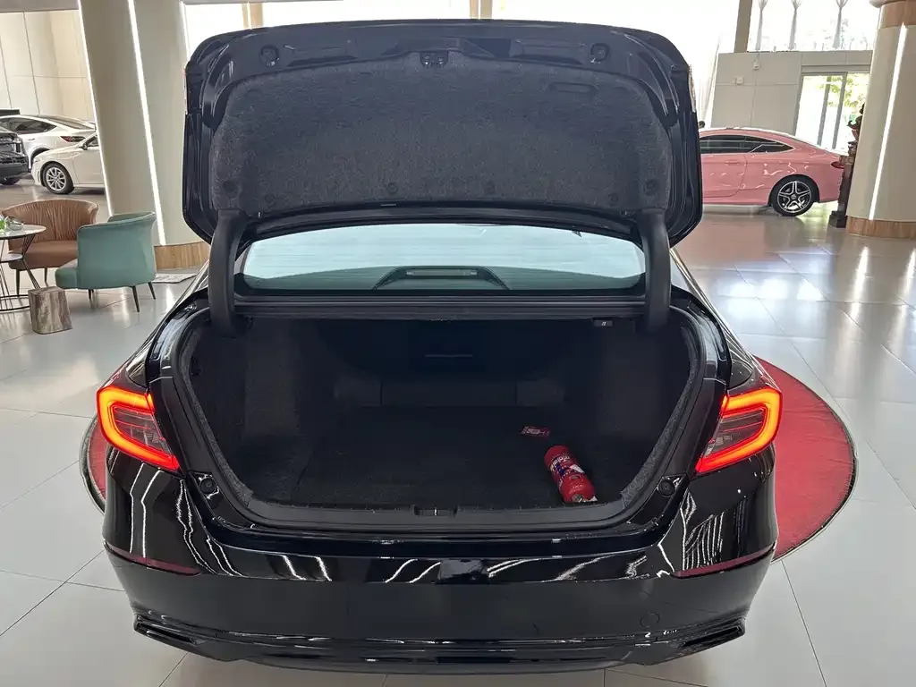 Honda Accord — фото 10