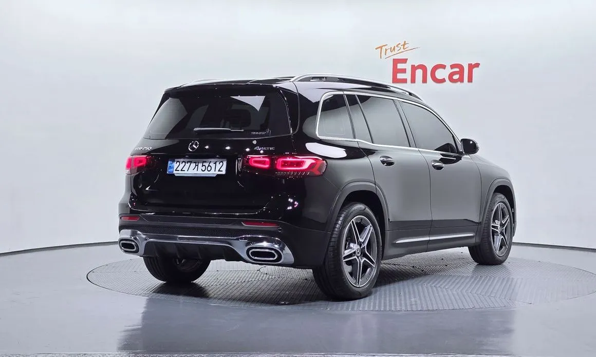 Mercedes-Benz GLB-Class — фото 10
