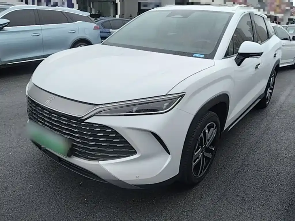 BYD L DM-i — фото 1