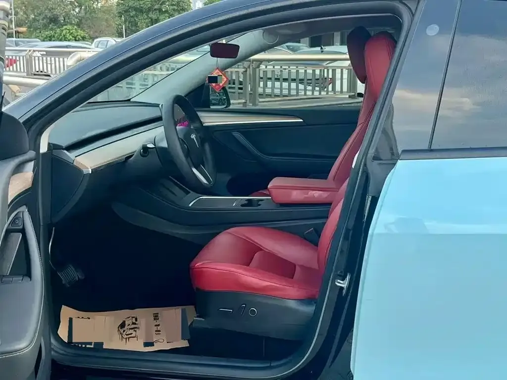 Tesla Model Y — фото 4
