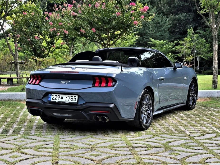Ford Mustang — фото 10