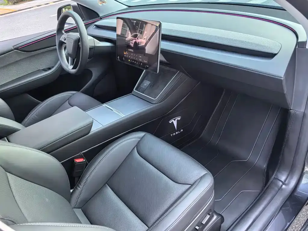 Tesla Model Y — фото 4