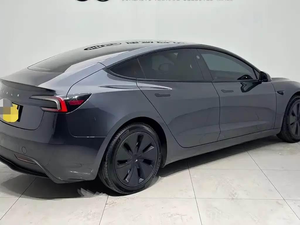 Tesla Model 3 — фото 2