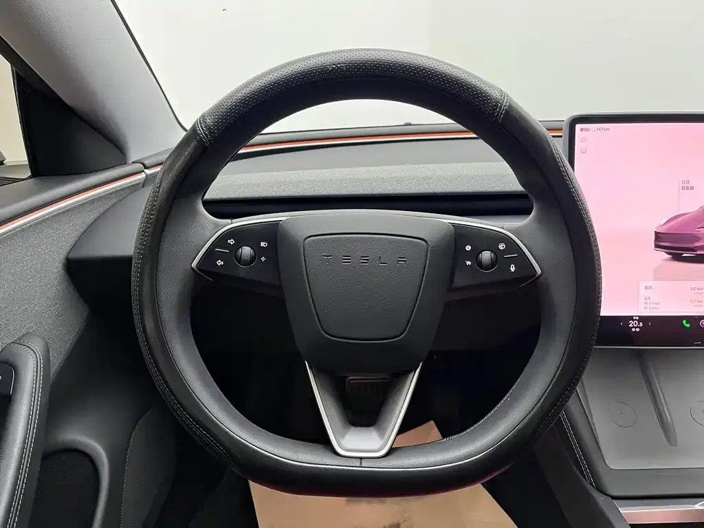 Tesla Model 3 — фото 5