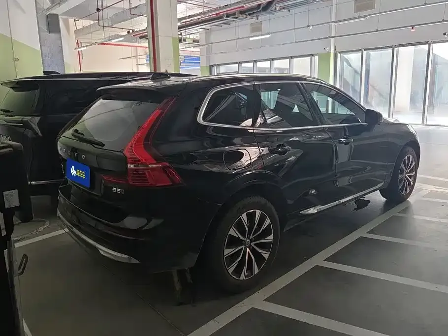 Volvo XC60 — фото 7