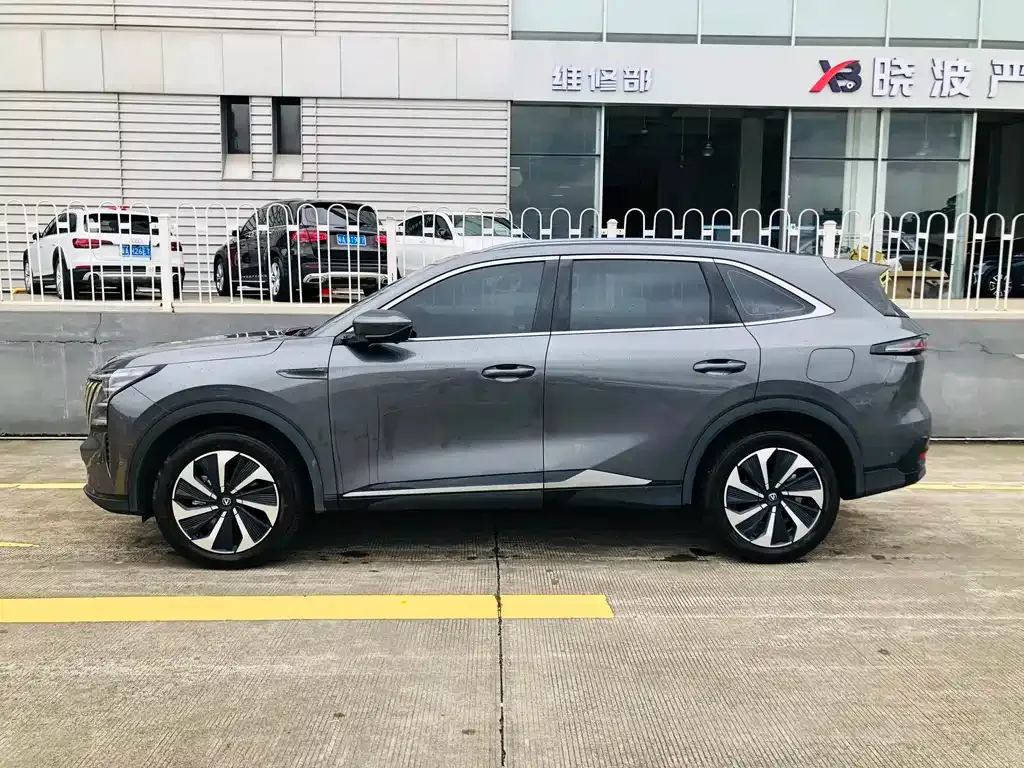 Changan CS75PLUS — фото 4
