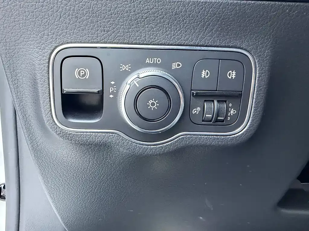 Mercedes-Benz GLA — фото 10