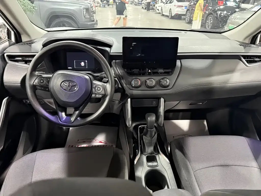 Toyota Corolla Cross — фото 7