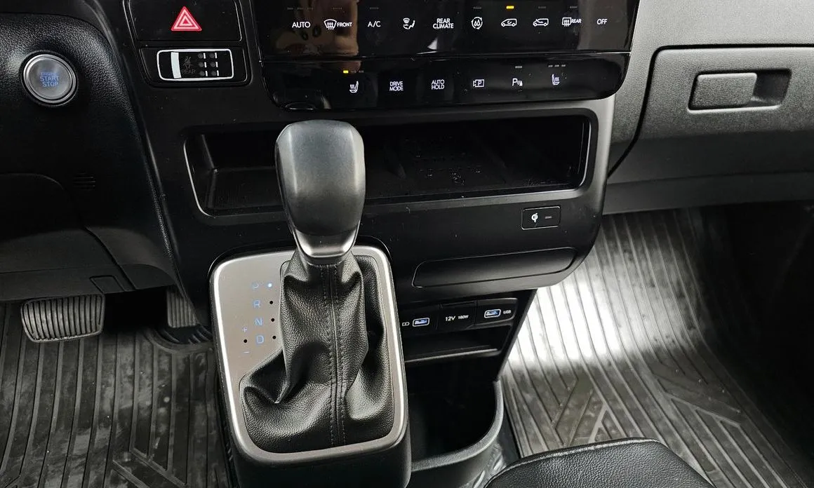 Hyundai Staria — фото 2
