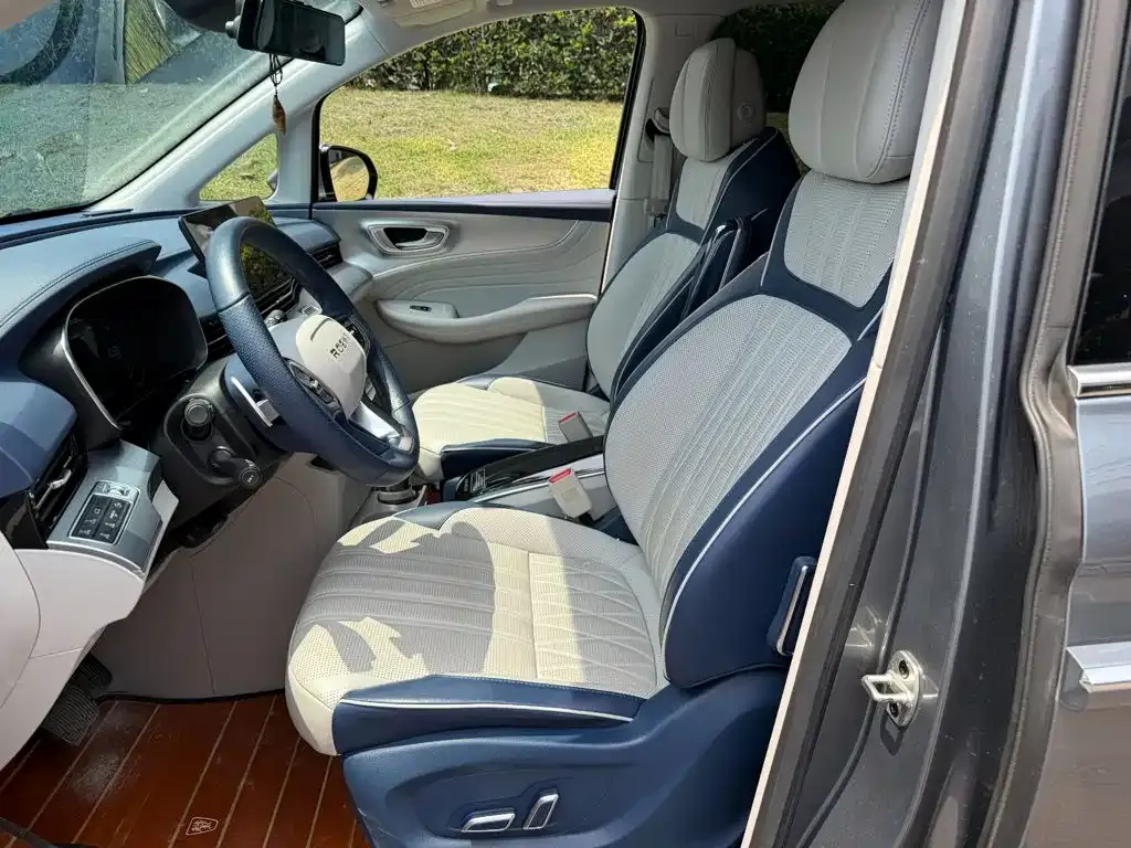 Roewe iMAX8 — фото 4
