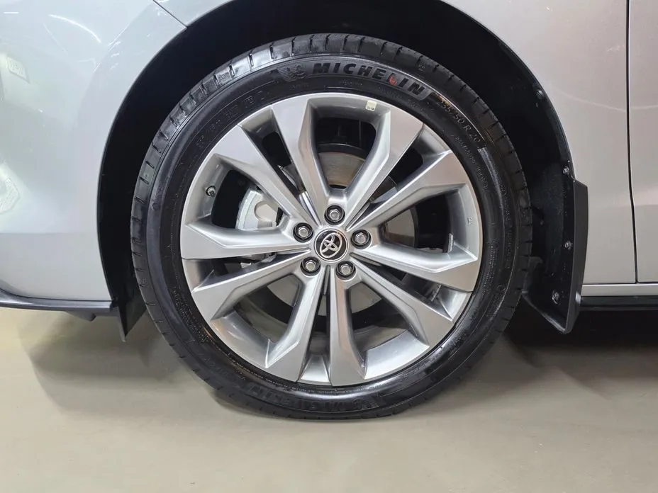 Toyota Sienna — фото 2