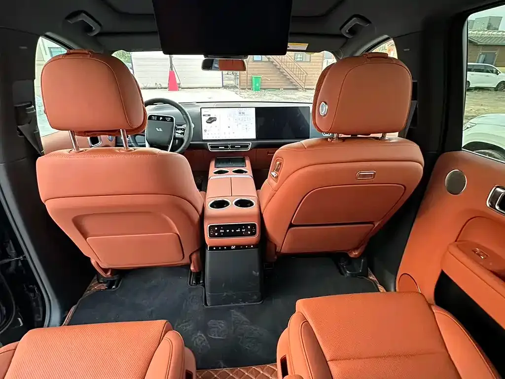 Li Auto L9 — фото 8