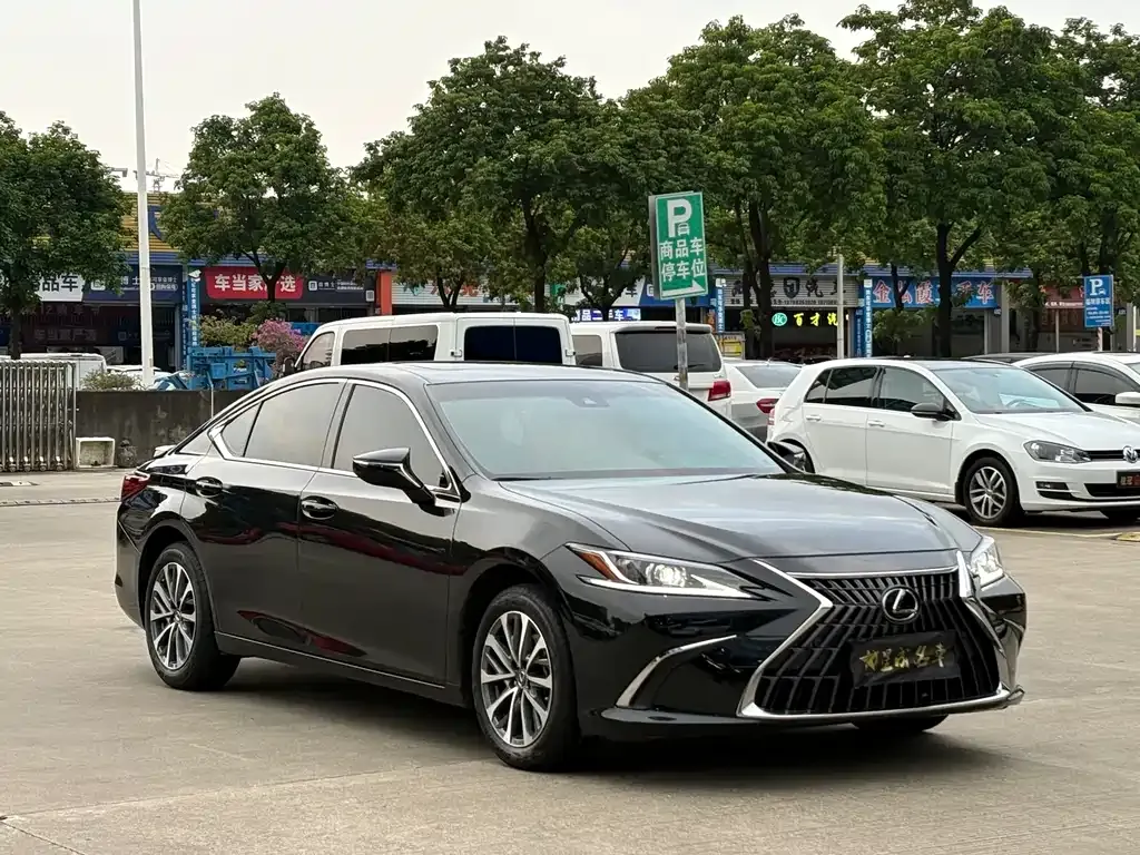 Lexus ES — фото 9