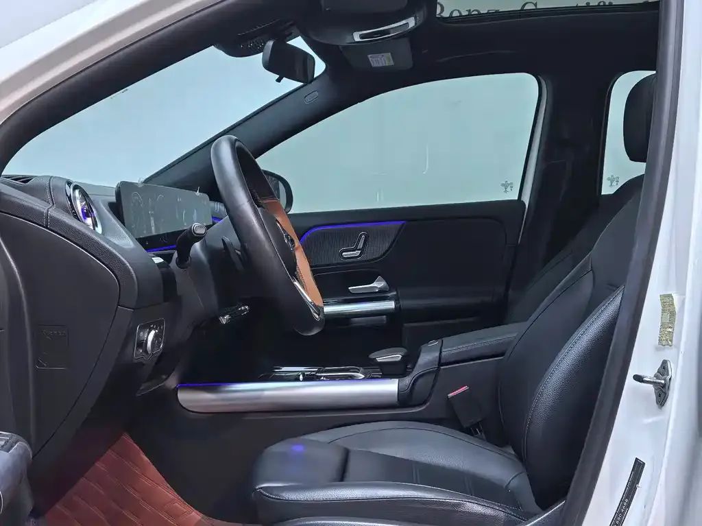 Mercedes-Benz GLA — фото 10